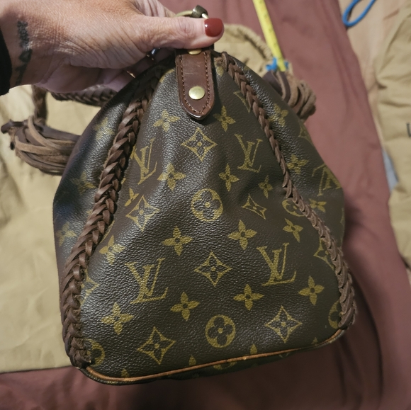 Authentic Louis Vuitton Vintage Boho Bag - Picture 3 of 11